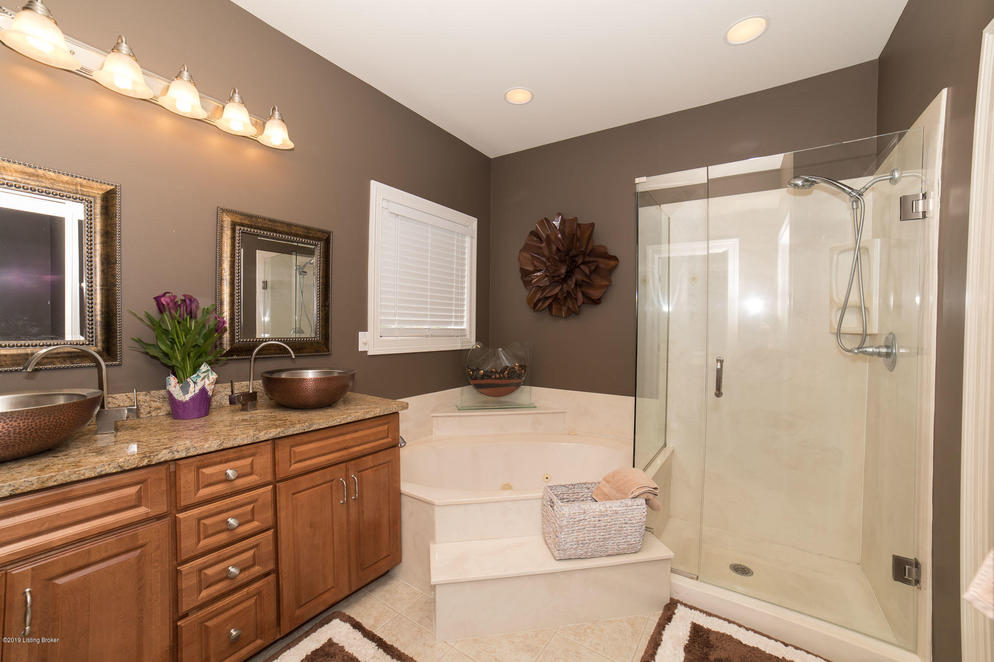 220 Ring Road Louisville, KY 40207 - Photo 38 of 109 220RindRoad038