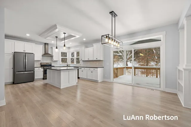 $624,000 | 1506 South Beacon Boulevard, Grand Haven, MI 49417