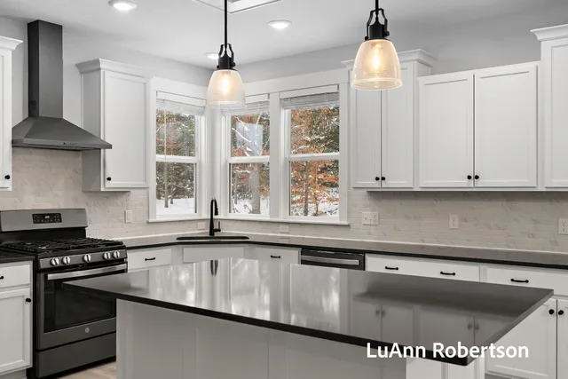 $624,000 | 1506 South Beacon Boulevard, Grand Haven, MI 49417