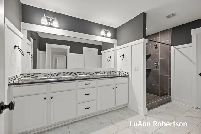 $624,000 | 1506 South Beacon Boulevard, Grand Haven, MI 49417