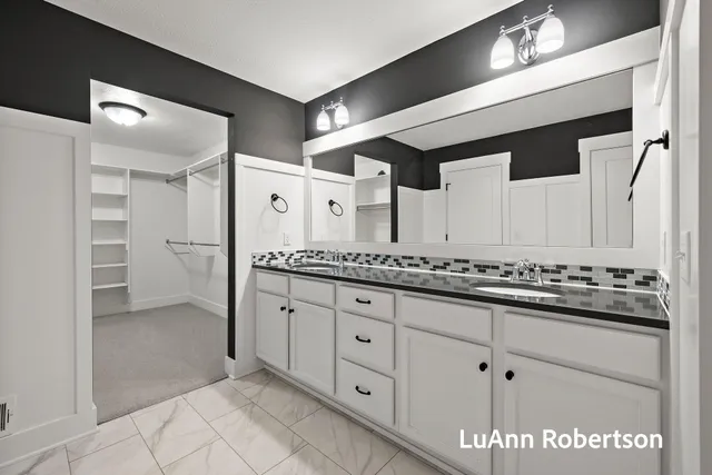 $624,000 | 1506 South Beacon Boulevard, Grand Haven, MI 49417