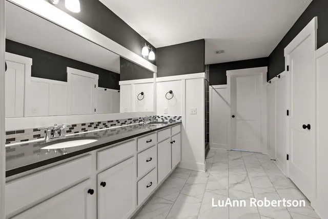 $624,000 | 1506 South Beacon Boulevard, Grand Haven, MI 49417