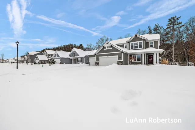 $624,000 | 1506 South Beacon Boulevard, Grand Haven, MI 49417