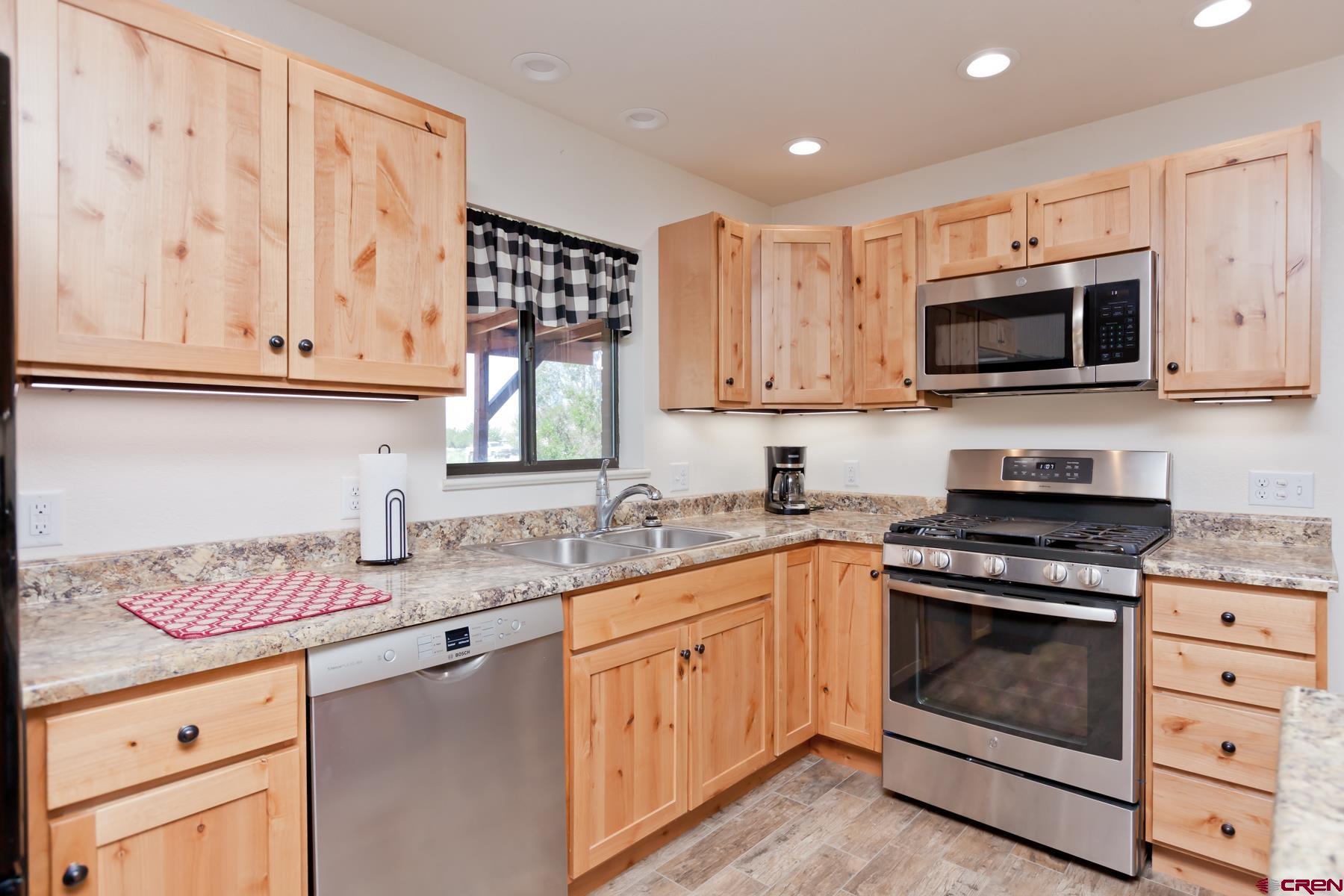 679 33 3/4 Road Clifton, CO 81520 - Photo 9 of 35 Gallery Image 9