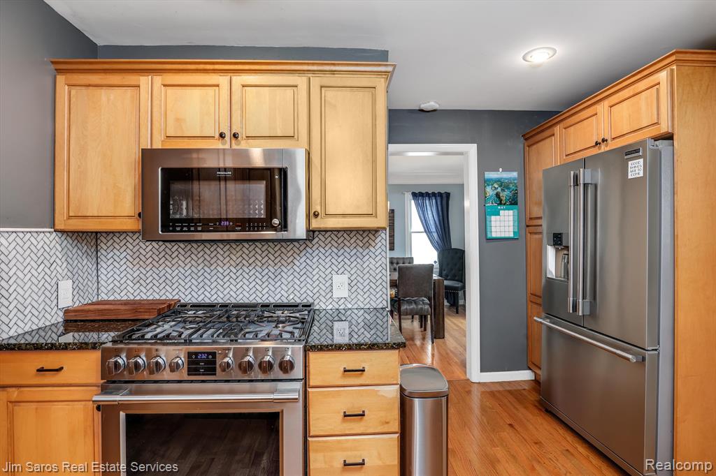 1322 Hampton Road Grosse Pointe Woods, MI 48236 - Photo 10 of 42