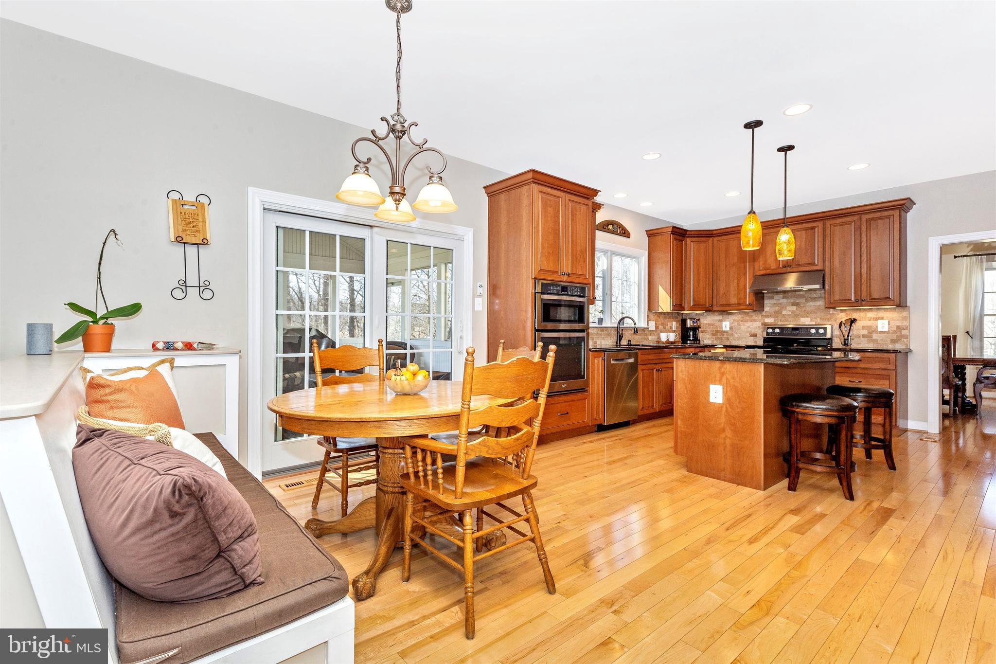 6180 Wimbeldon Drive Mount Airy, MD 21771 - Photo 25 of 63 Built-in Seating in Breakfast Room