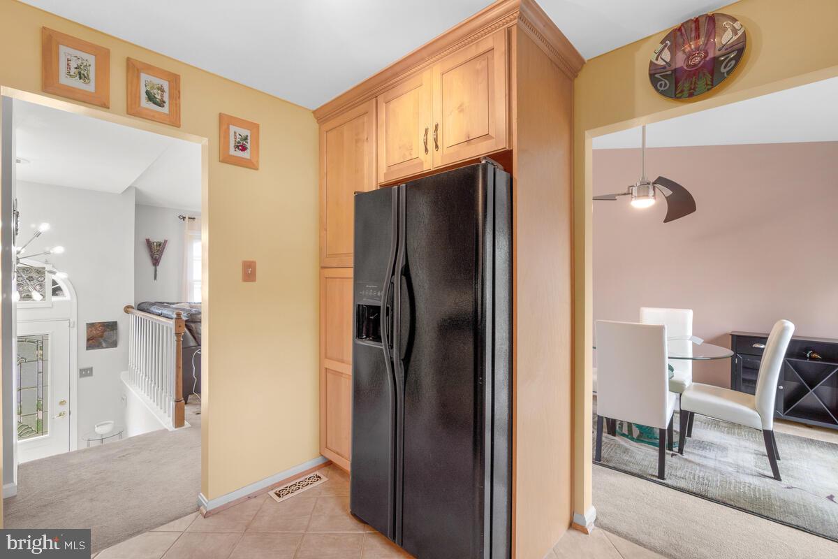 312 Cheyenne Drive Frederick, MD 21701 - Photo 11 of 43 Entry from hall or dining room