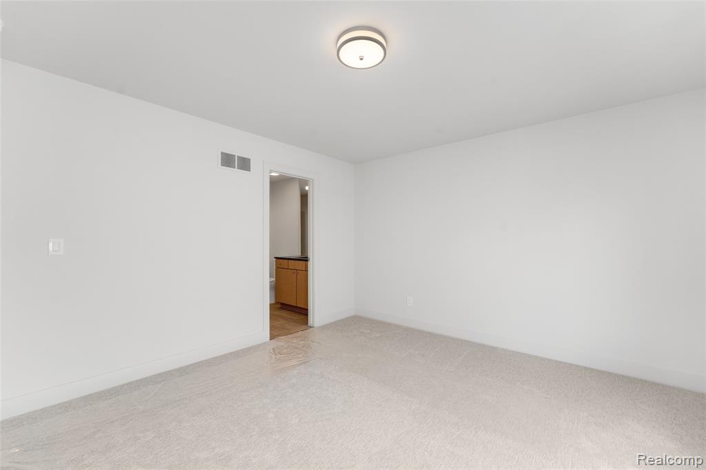53 South Trail Court Troy, MI 48083 - Photo 34 of 43