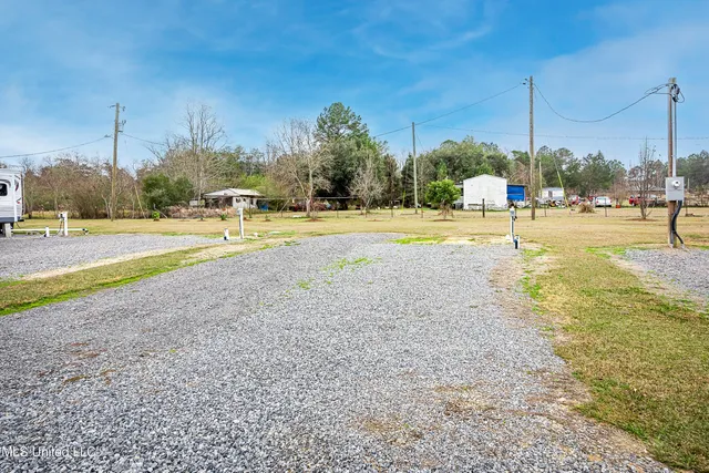 $400 | 144 Katie Eubanks Road, Unit LOTS 5 6 7 8, Lucedale, MS 39452