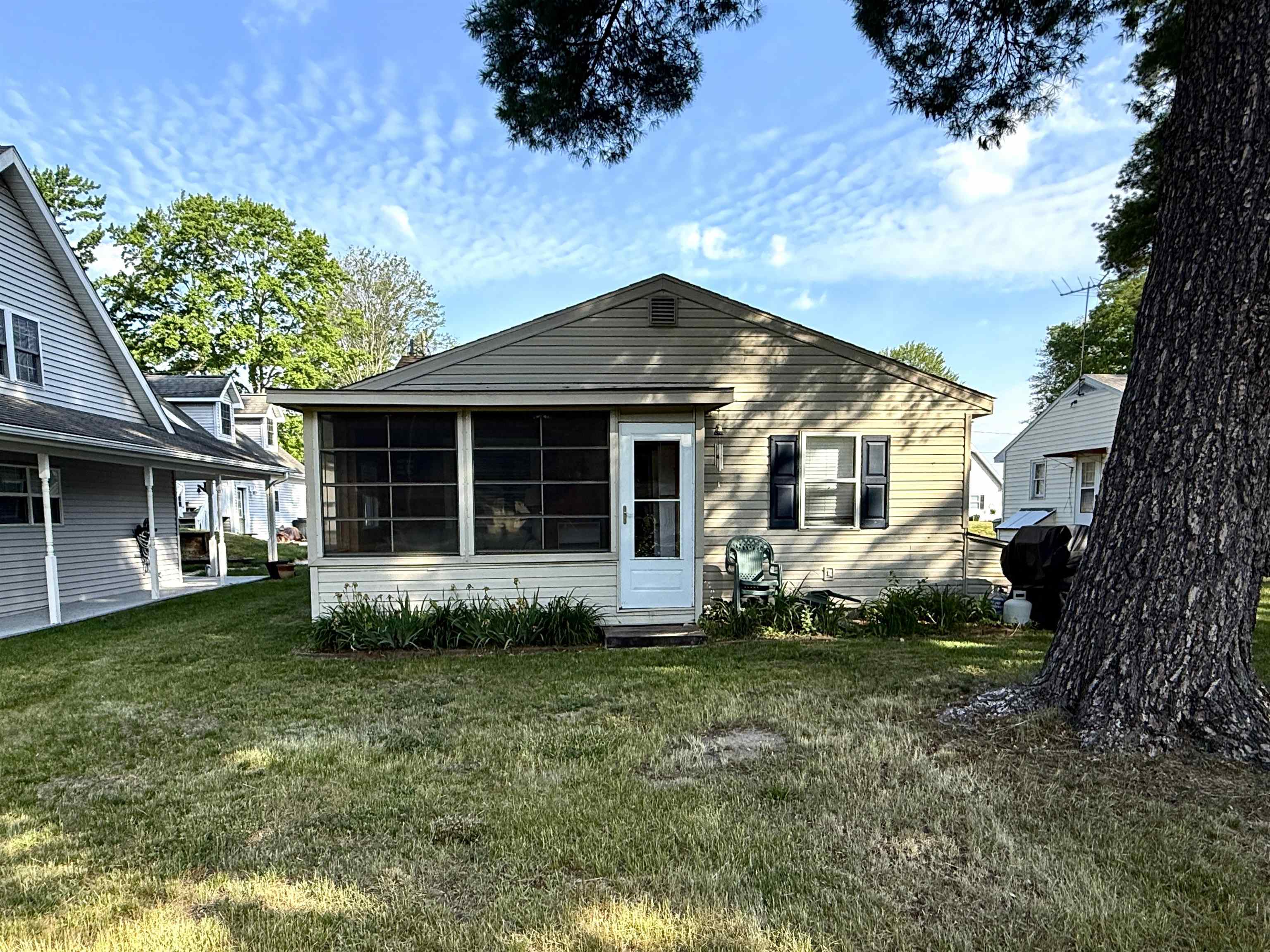 3216 Elnor Drive Gladwin, MI 48624 - Photo 1 of 48