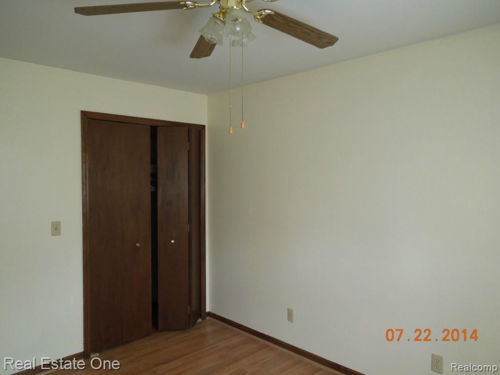 2124 Reid Road Flint, MI 48507 - Photo 11 of 25 Bedroom