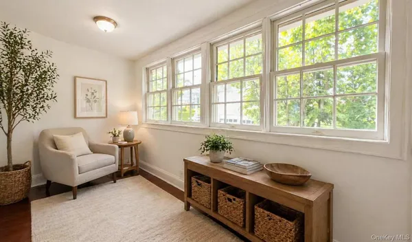 $2,950 | 28 Tooker Avenue, Unit 2, Oyster Bay, NY 11771