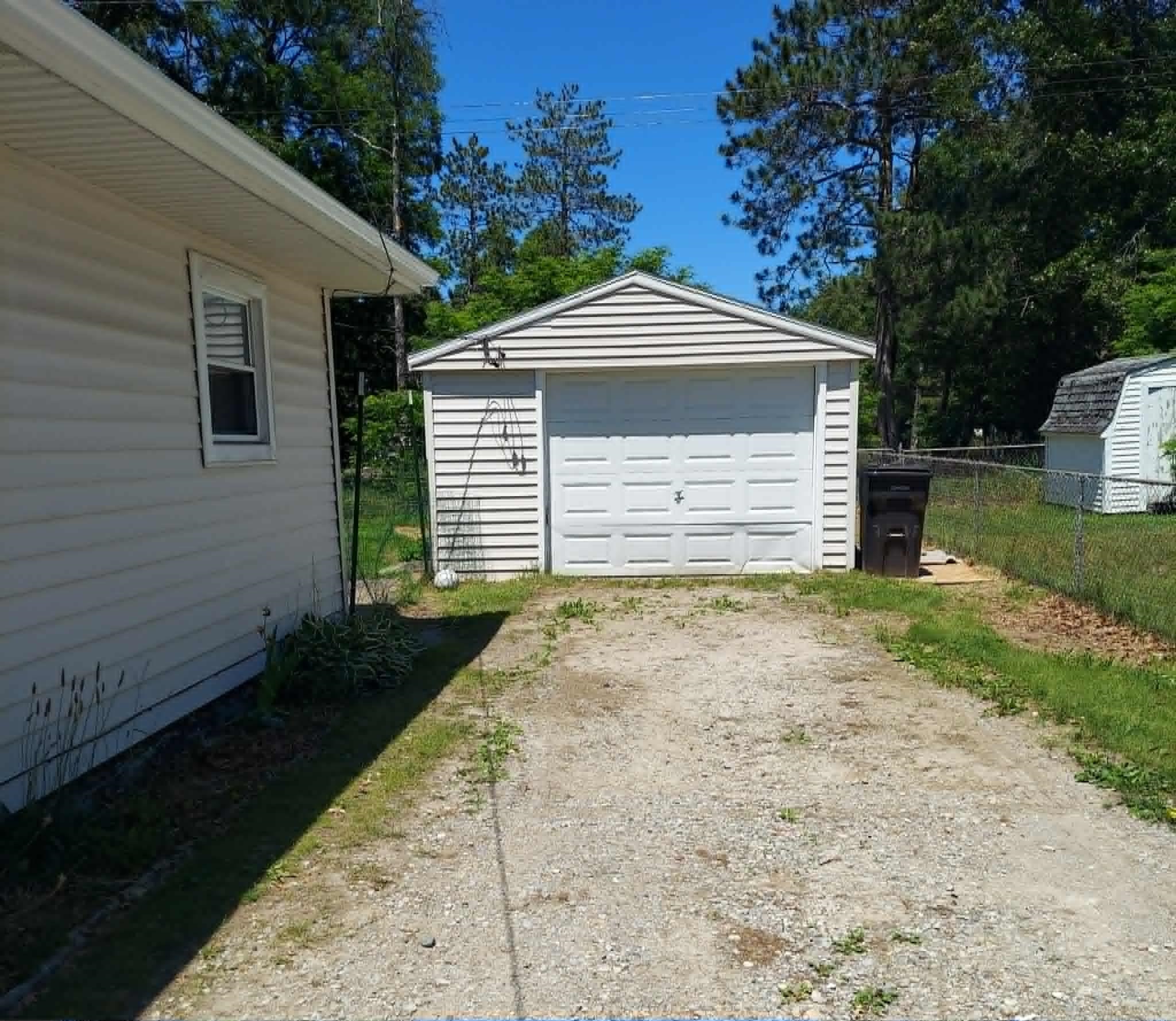 3589 East River Road Oscoda, MI 48750 - Photo 2 of 13 1947278-5ce0e81c-f4a7-4db1-8a76-eb43ec141349.JPG