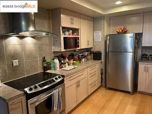 $699,000 | 55 Turtle Creek Street, Oakland, CA 94605