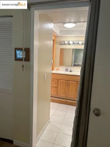 $699,000 | 55 Turtle Creek Street, Oakland, CA 94605