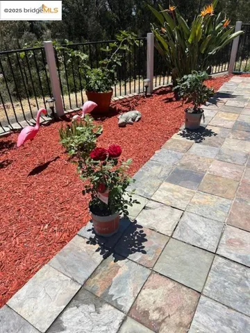 $699,000 | 55 Turtle Creek Street, Oakland, CA 94605