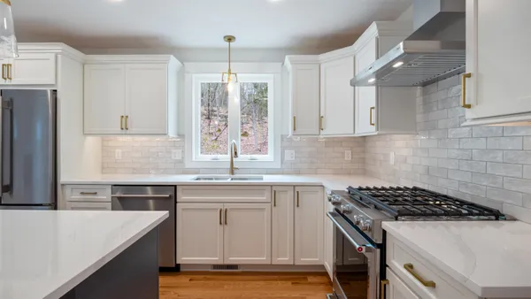$924,900 | 187 North Main Street, Salem, NH 03079