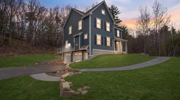 $924,900 | 187 North Main Street, Salem, NH 03079