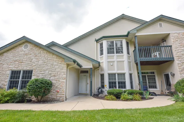 $274,900 | 10258 West Deerwood Lane, Franklin, WI 53132