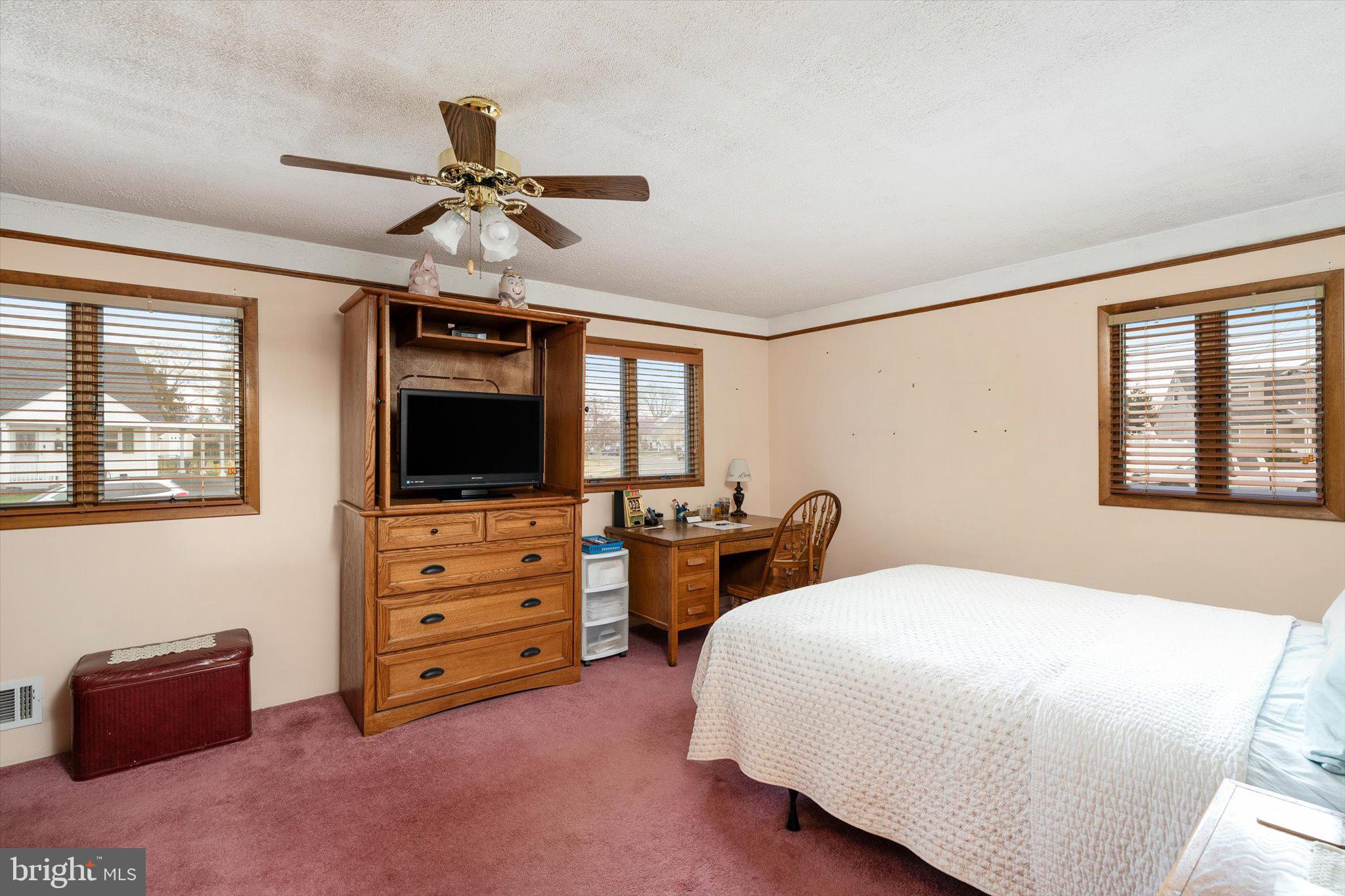 24 Cumberland Road Hamilton, NJ 08690 - Photo 16 of 29 Primary Bed main floor