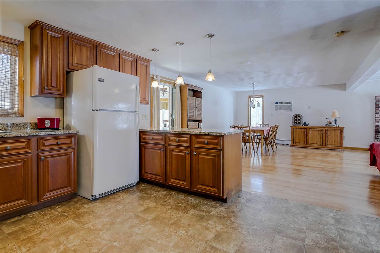 184 Westfall Road Pelham, NH 03076 - Photo 7 of 29