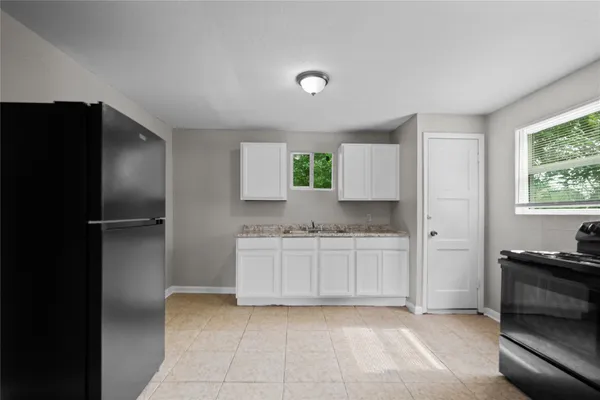 $999 | 2328 Boss Street, Unit A, La Marque, TX 77568