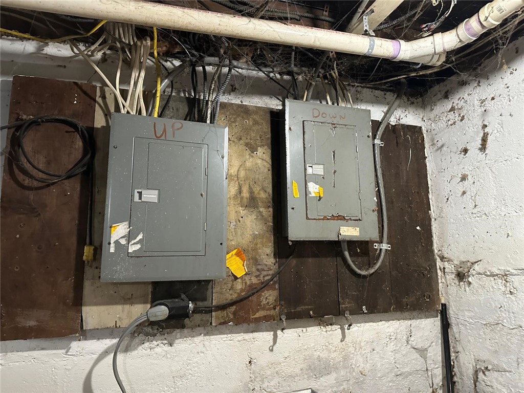 256 Augustine Street Rochester, NY 14613 - Photo 11 of 12