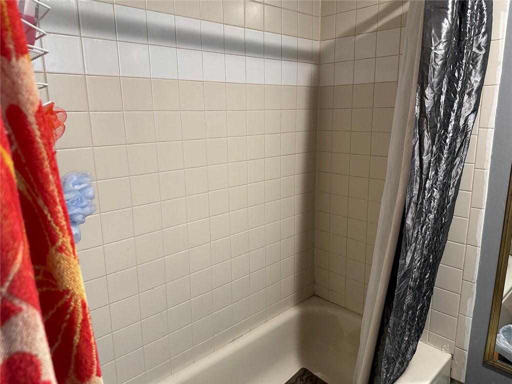 256 Augustine Street Rochester, NY 14613 - Photo 7 of 12