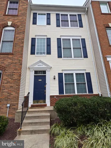 $2,900 | 42837 Sykes Terrace, Chantilly, VA 20152