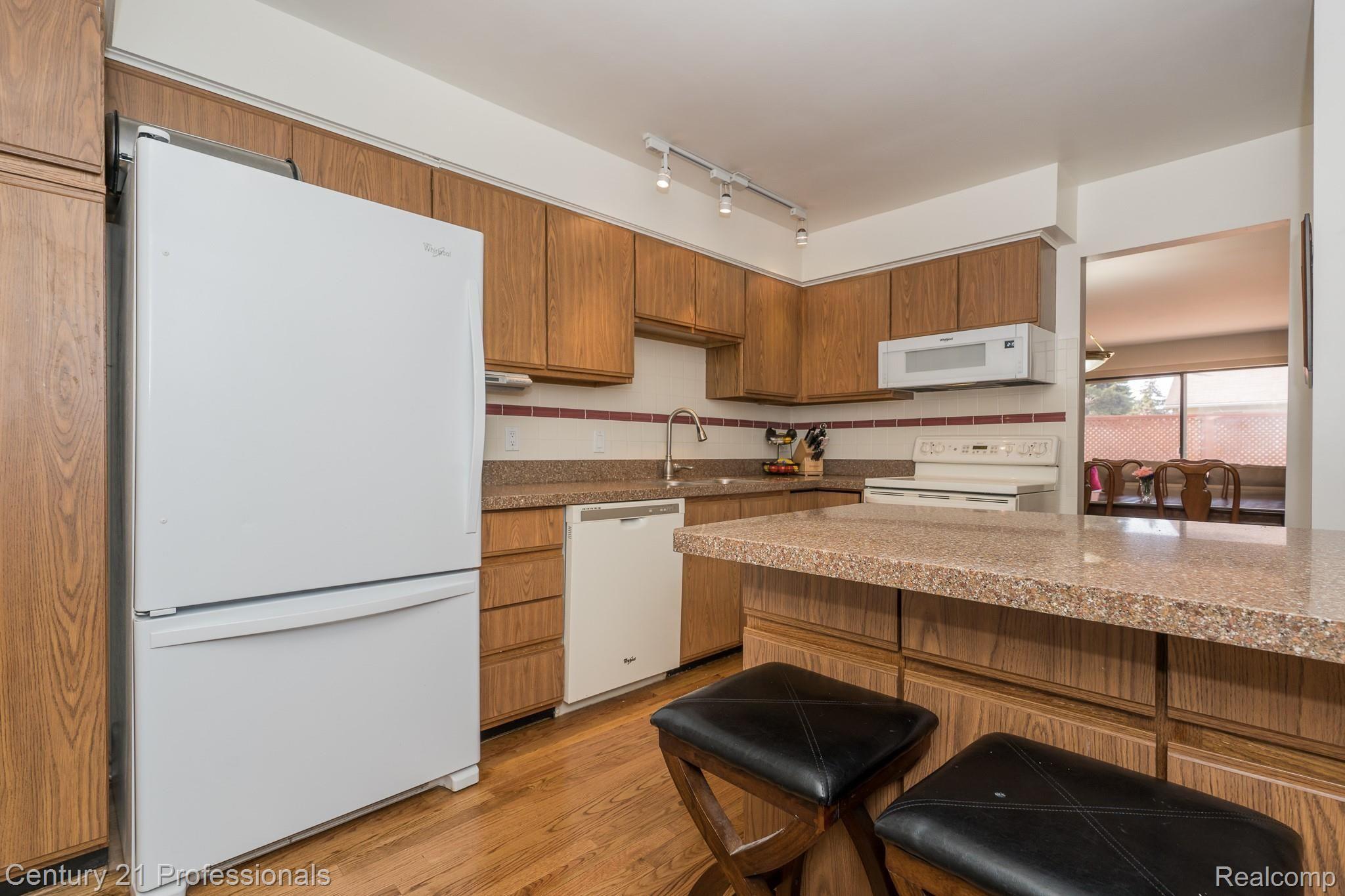 618 Byron Court Rochester, MI 48307 - Photo 5 of 31 Byron Ct MLS-W019.jpg