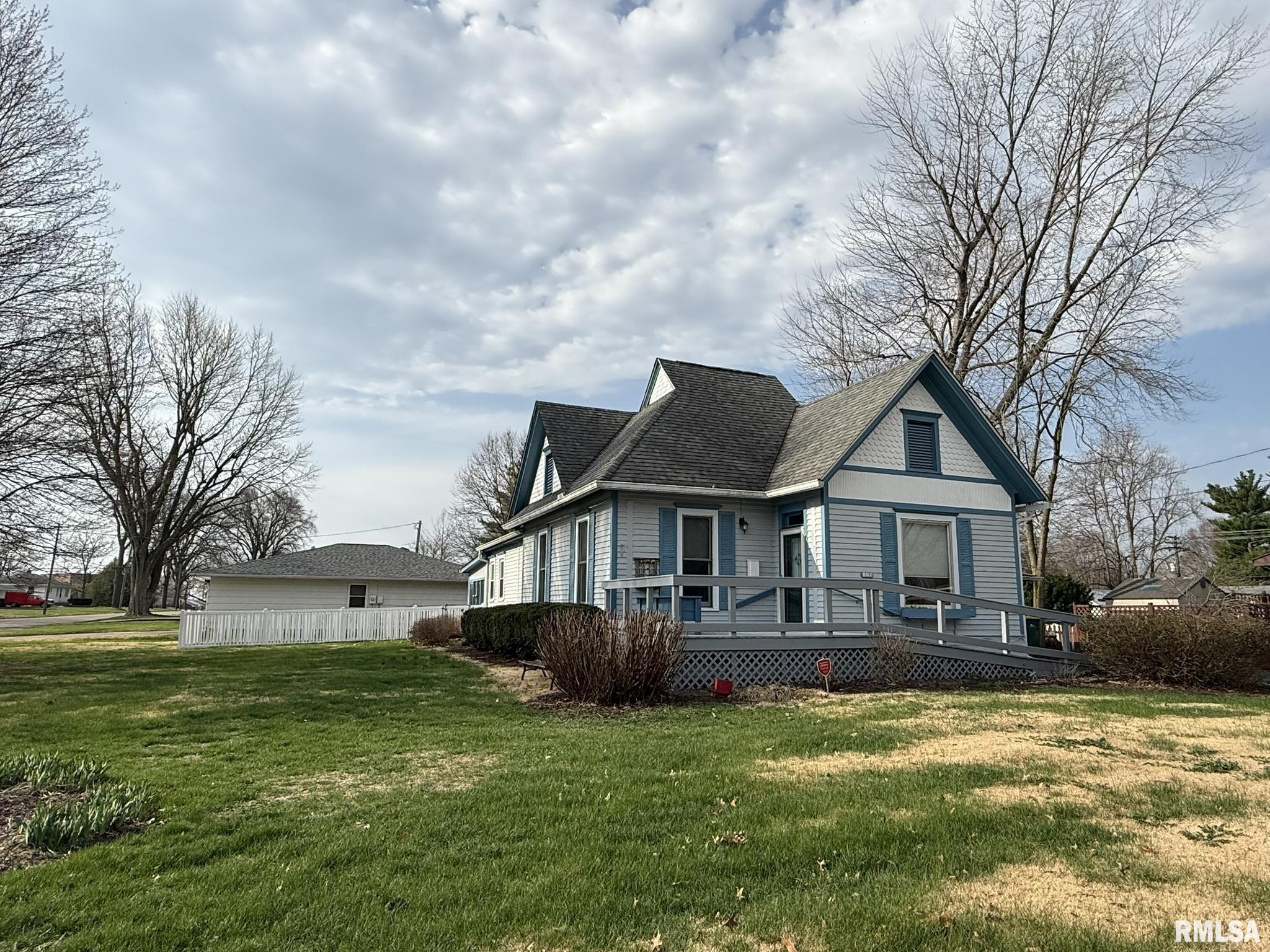 425 East Franklin Street Macomb, IL 61455 - Photo 1 of 27