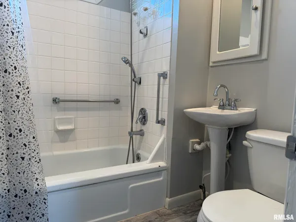 $94,900 | 425 East Franklin Street, Macomb, IL 61455