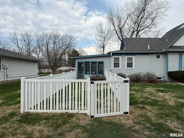 $94,900 | 425 East Franklin Street, Macomb, IL 61455