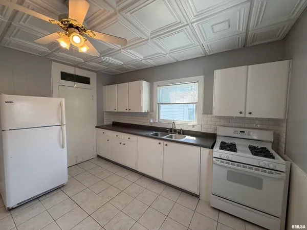 $94,900 | 425 East Franklin Street, Macomb, IL 61455