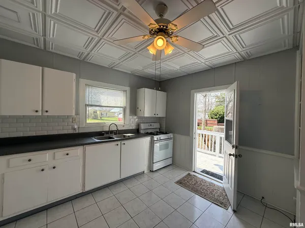 $94,900 | 425 East Franklin Street, Macomb, IL 61455