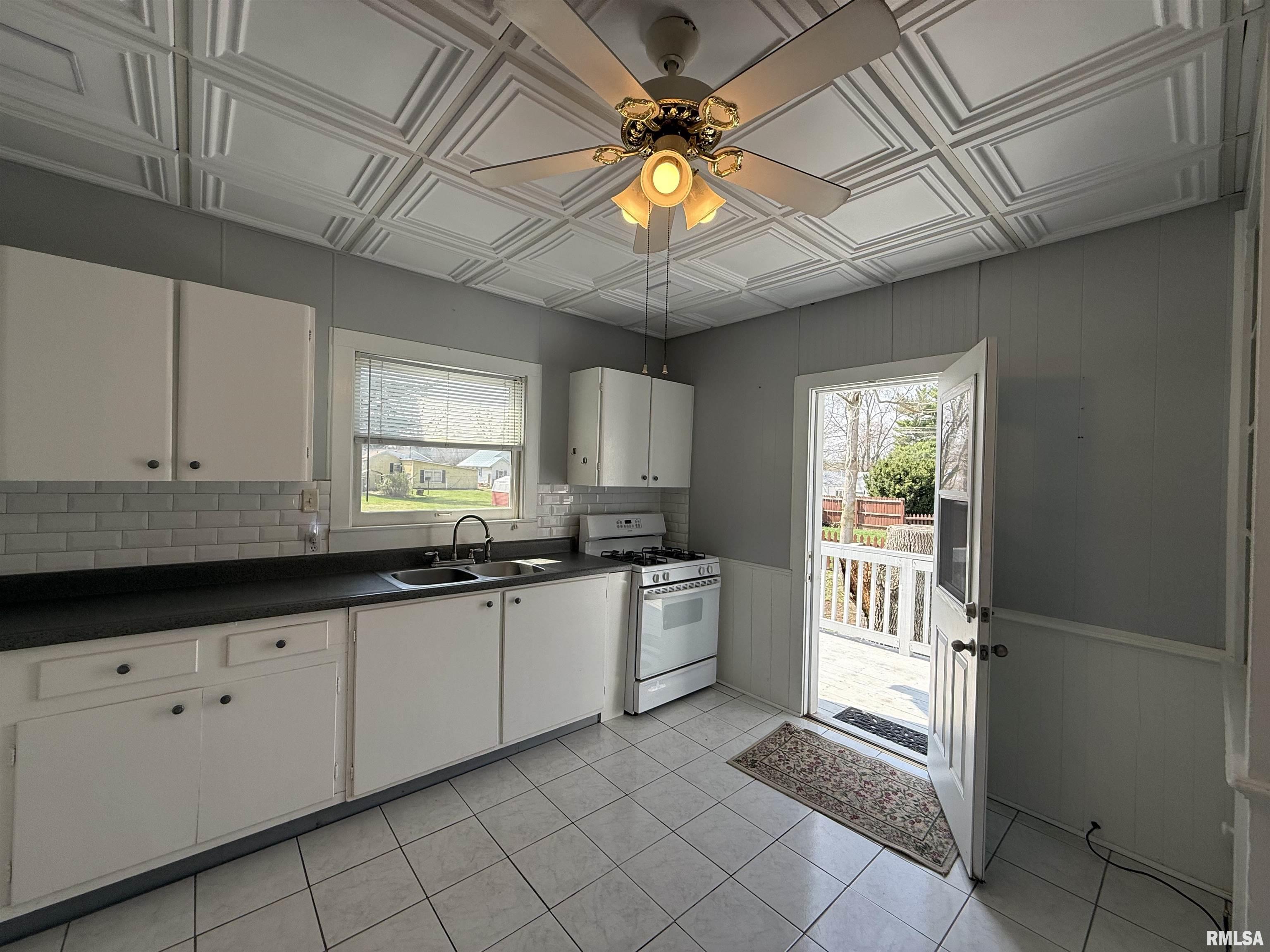 425 East Franklin Street Macomb, IL 61455 - Photo 7 of 27
