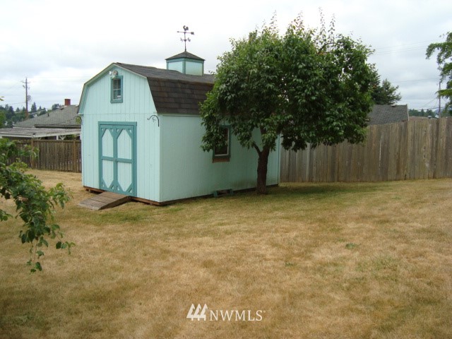 322 Yew Street Bremerton, WA 98310 - Photo 8 of 25 Gallery Image 8