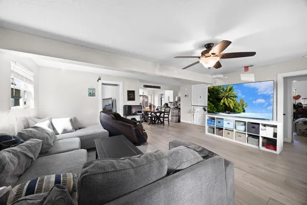 $599,999 | 2517 Southeast Normand Street, Stuart, FL 34997