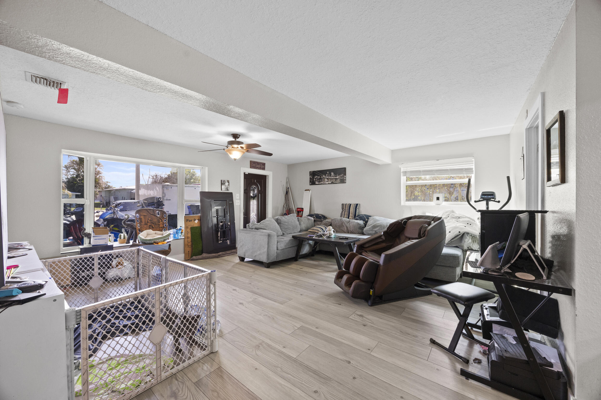 2517 Southeast Normand Street Stuart, FL 34997 - Photo 3 of 18 5_453a3924