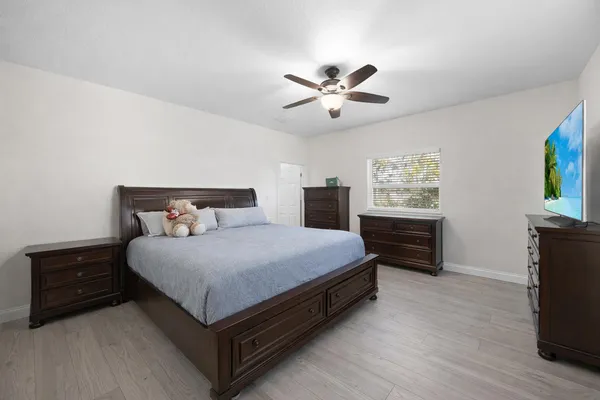 $599,999 | 2517 Southeast Normand Street, Stuart, FL 34997