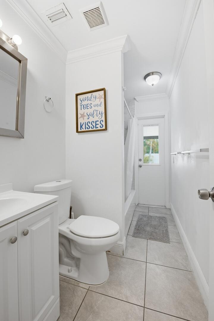 2788 Lake Ida Road Delray Beach, FL 33445 - Photo 18 of 39 Cabana Bath