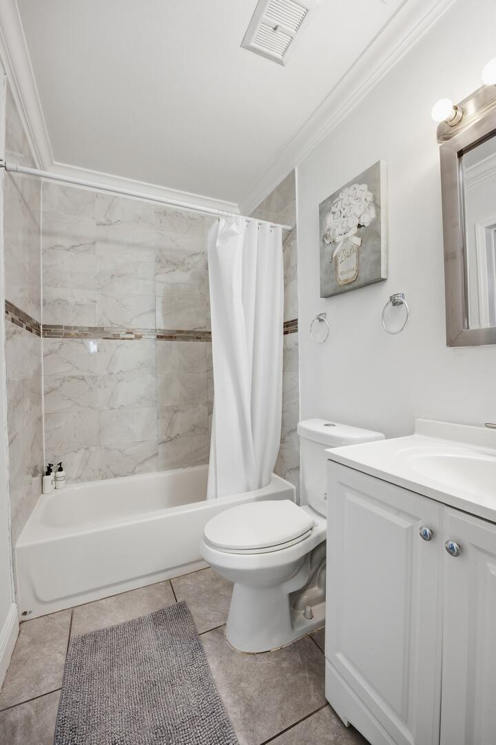 2788 Lake Ida Road Delray Beach, FL 33445 - Photo 21 of 39 Bathroom