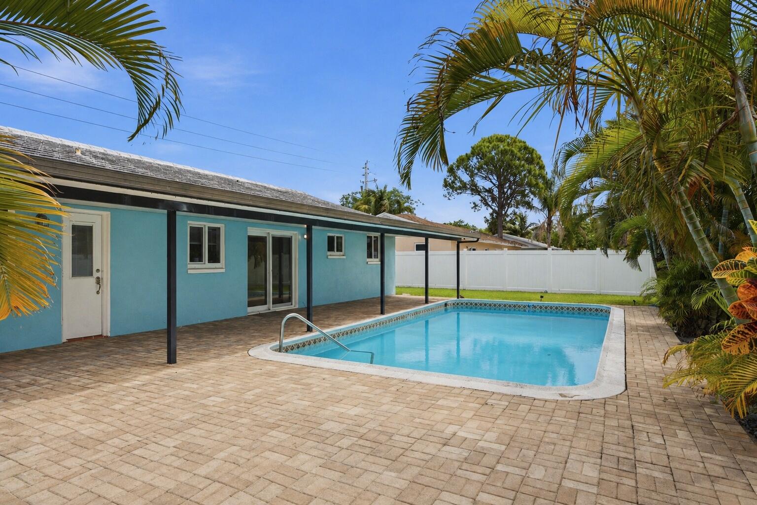 2788 Lake Ida Road Delray Beach, FL 33445 - Photo 29 of 39 Pool