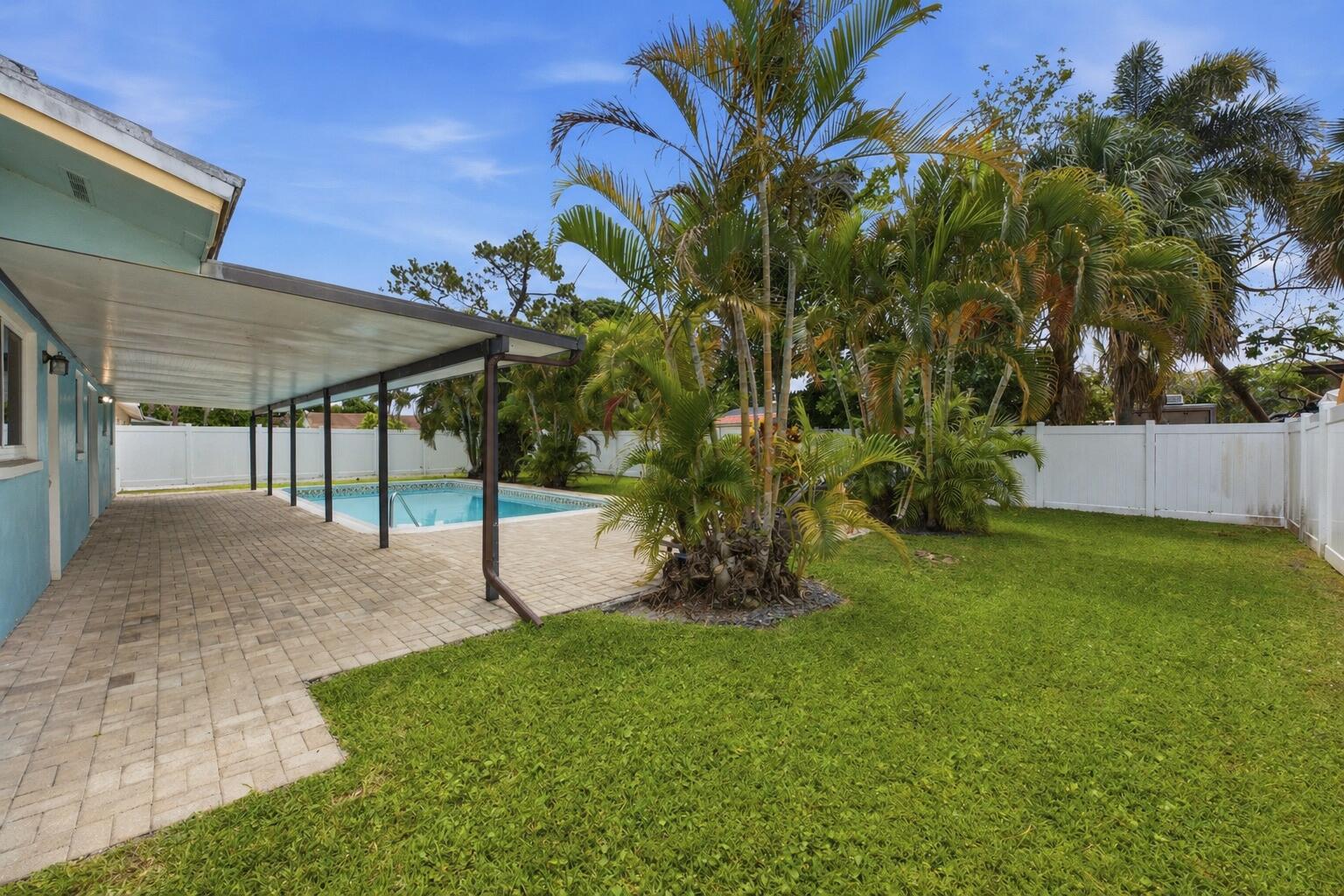 2788 Lake Ida Road Delray Beach, FL 33445 - Photo 32 of 39 Yard