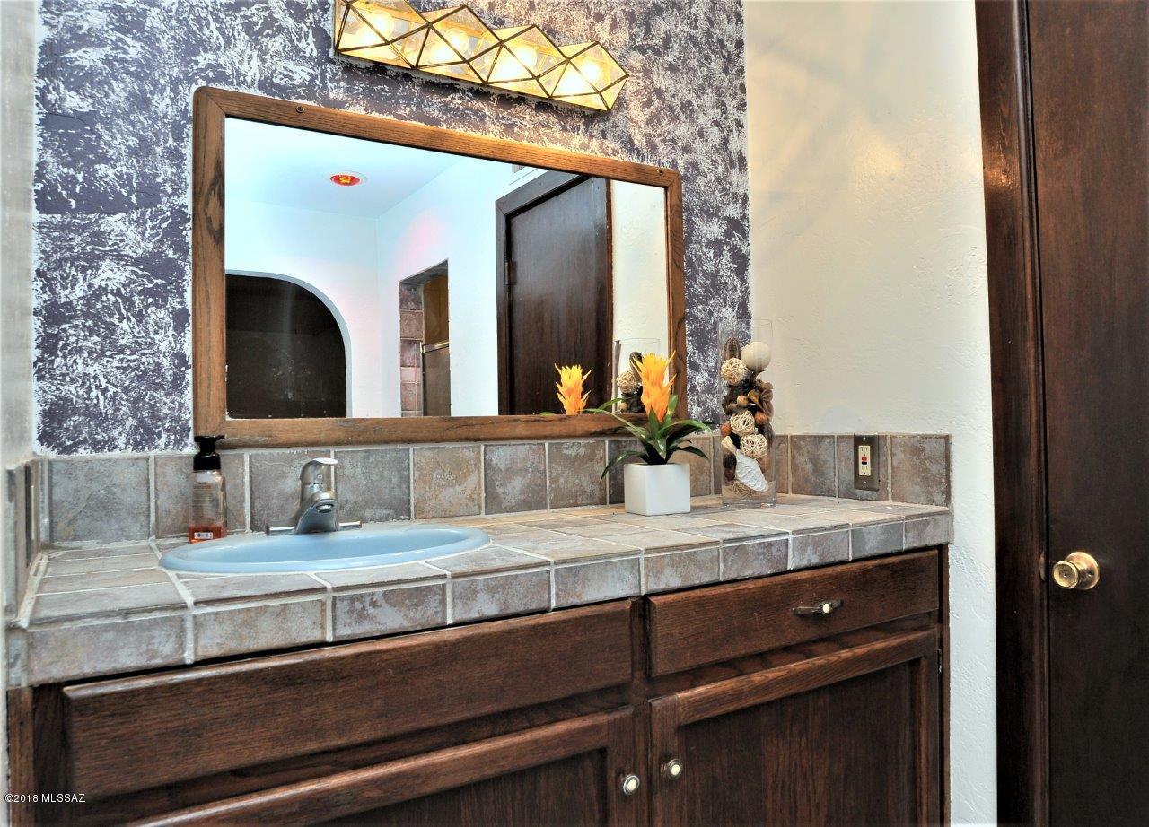 4701 North Bear Canyon Road Tucson, AZ 85749 - Photo 21 of 38