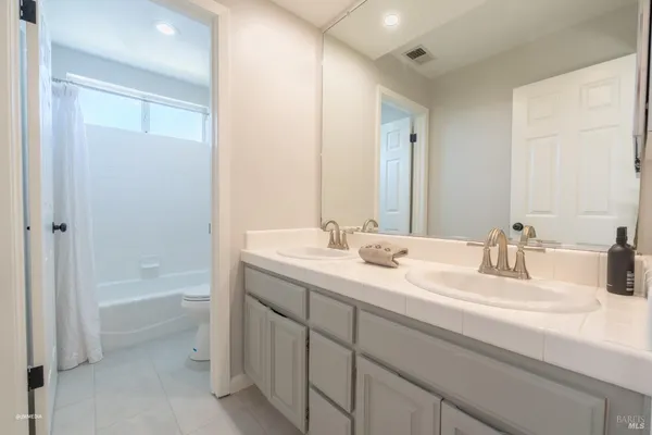 $5,000 | 517 Leafhaven Lane, Windsor, CA 95492