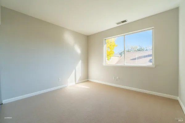 $5,000 | 517 Leafhaven Lane, Windsor, CA 95492