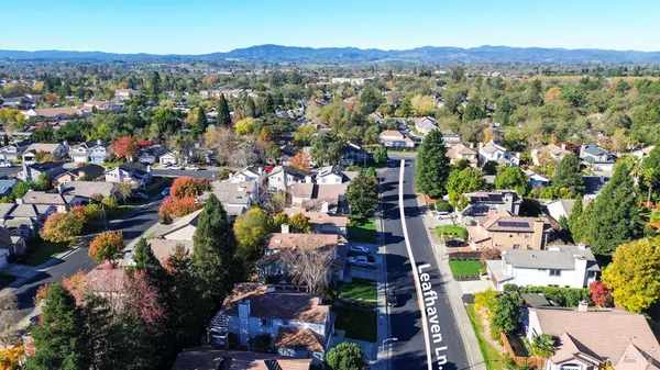 $5,000 | 517 Leafhaven Lane, Windsor, CA 95492