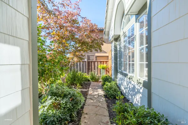 $5,000 | 517 Leafhaven Lane, Windsor, CA 95492