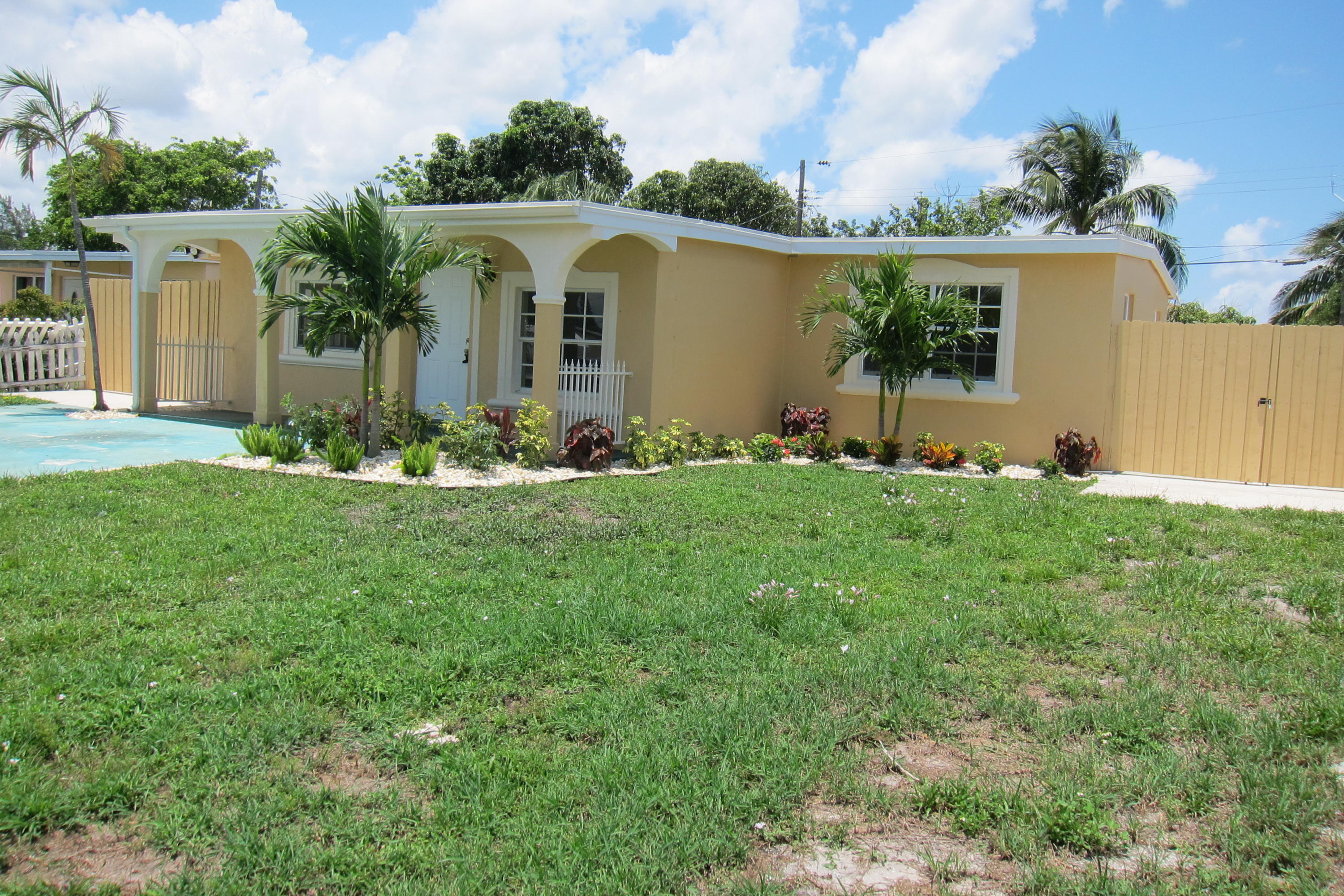 521 Brown Road Lantana, FL 33462 - Photo 1 of 21 FRONT OF HOUSE